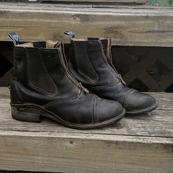 Ariat Shoes - 🐴Ariat Paddock Boots size 8